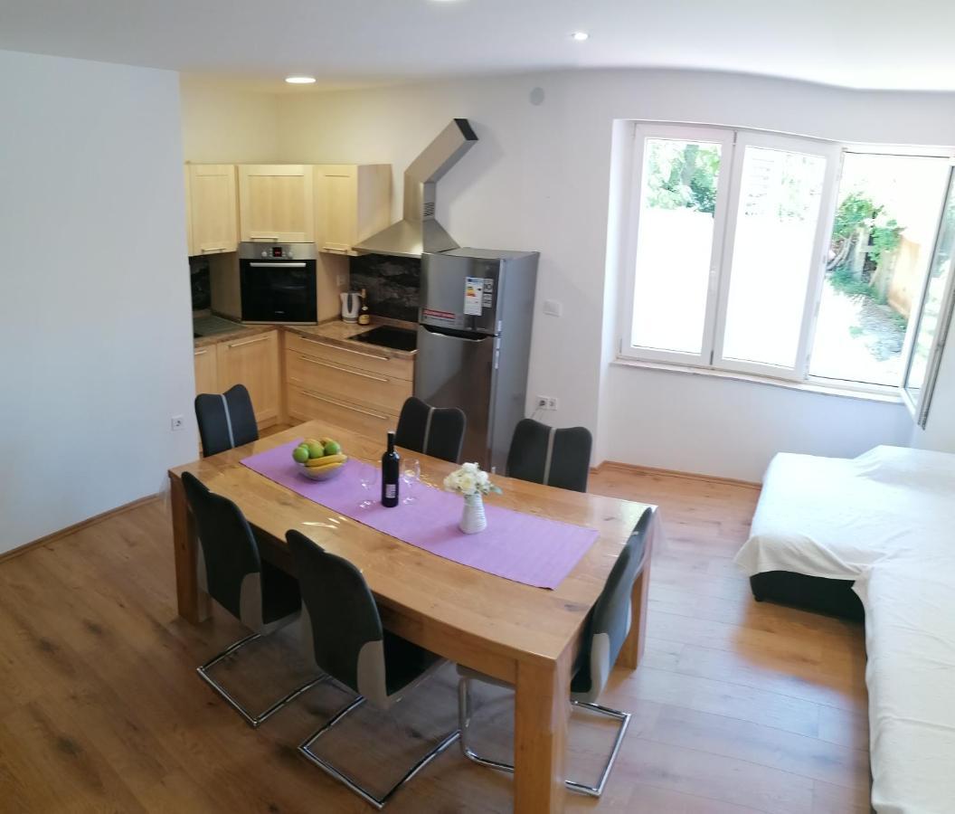 Apartment "B" 50 M From The Beach Zadar Ngoại thất bức ảnh