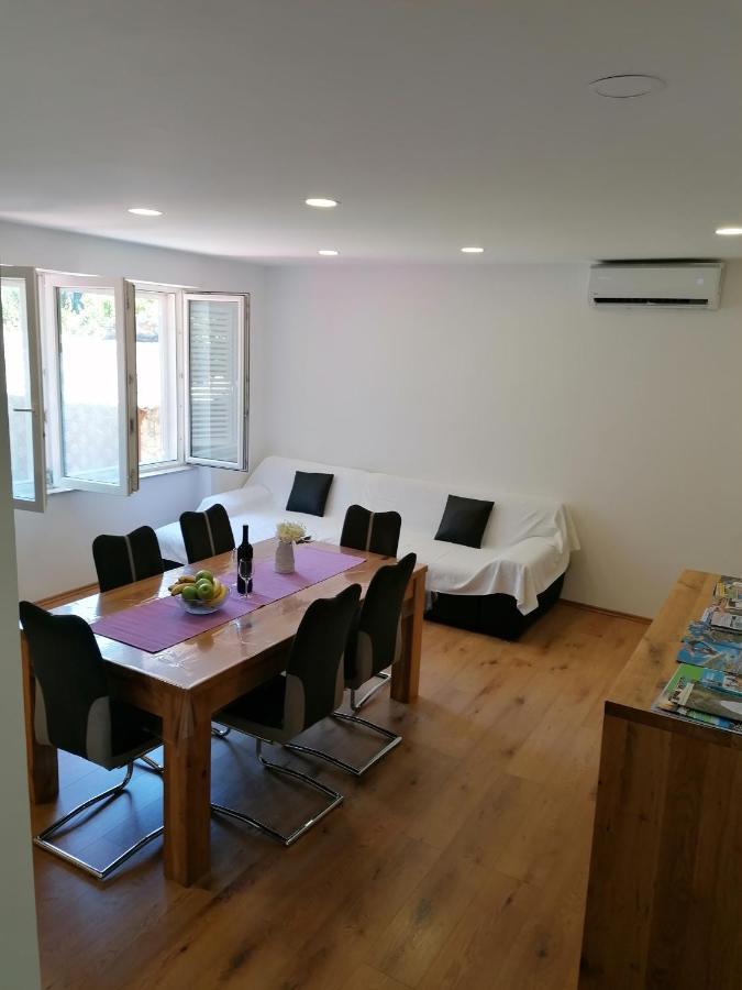 Apartment "B" 50 M From The Beach Zadar Ngoại thất bức ảnh
